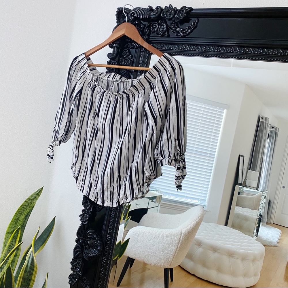 Casting LA | Women’s Off The Shoulder Striped Blouse